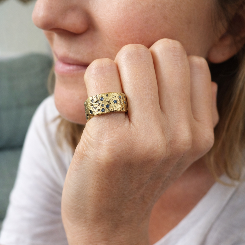 Anillo Cristal Azul Engastado Oro Antiguo