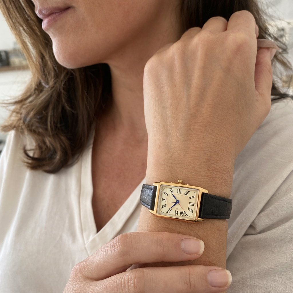 Reloj Vivelle Escudo Oro