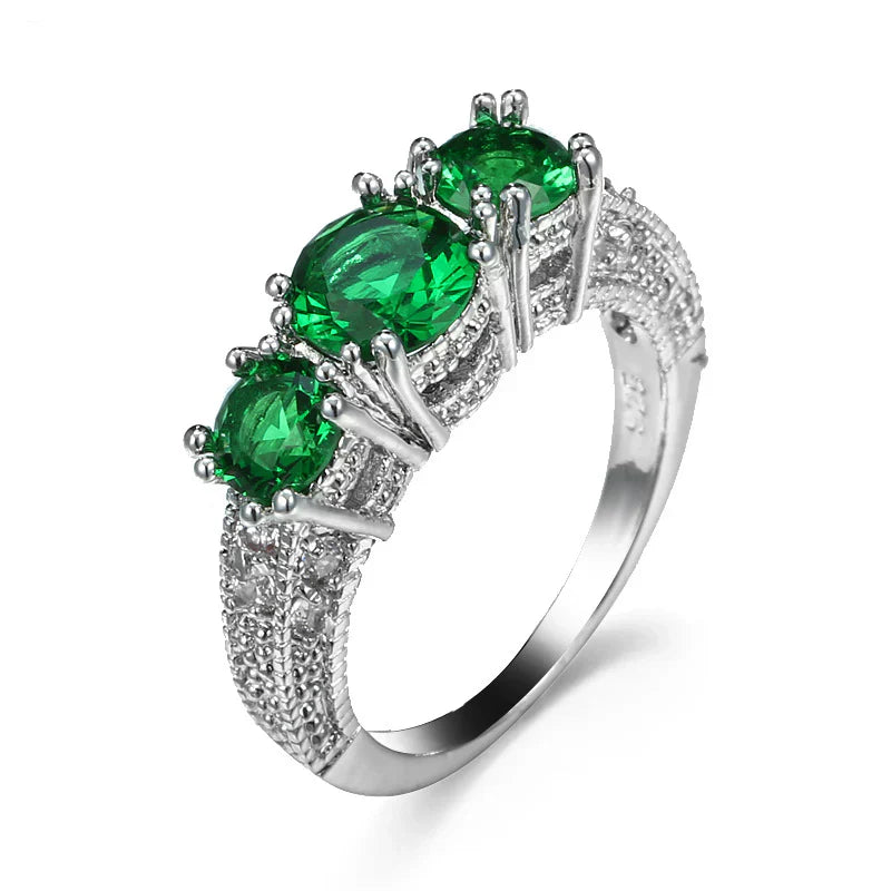 Anillo Eterno con Piedras Esmeralda
