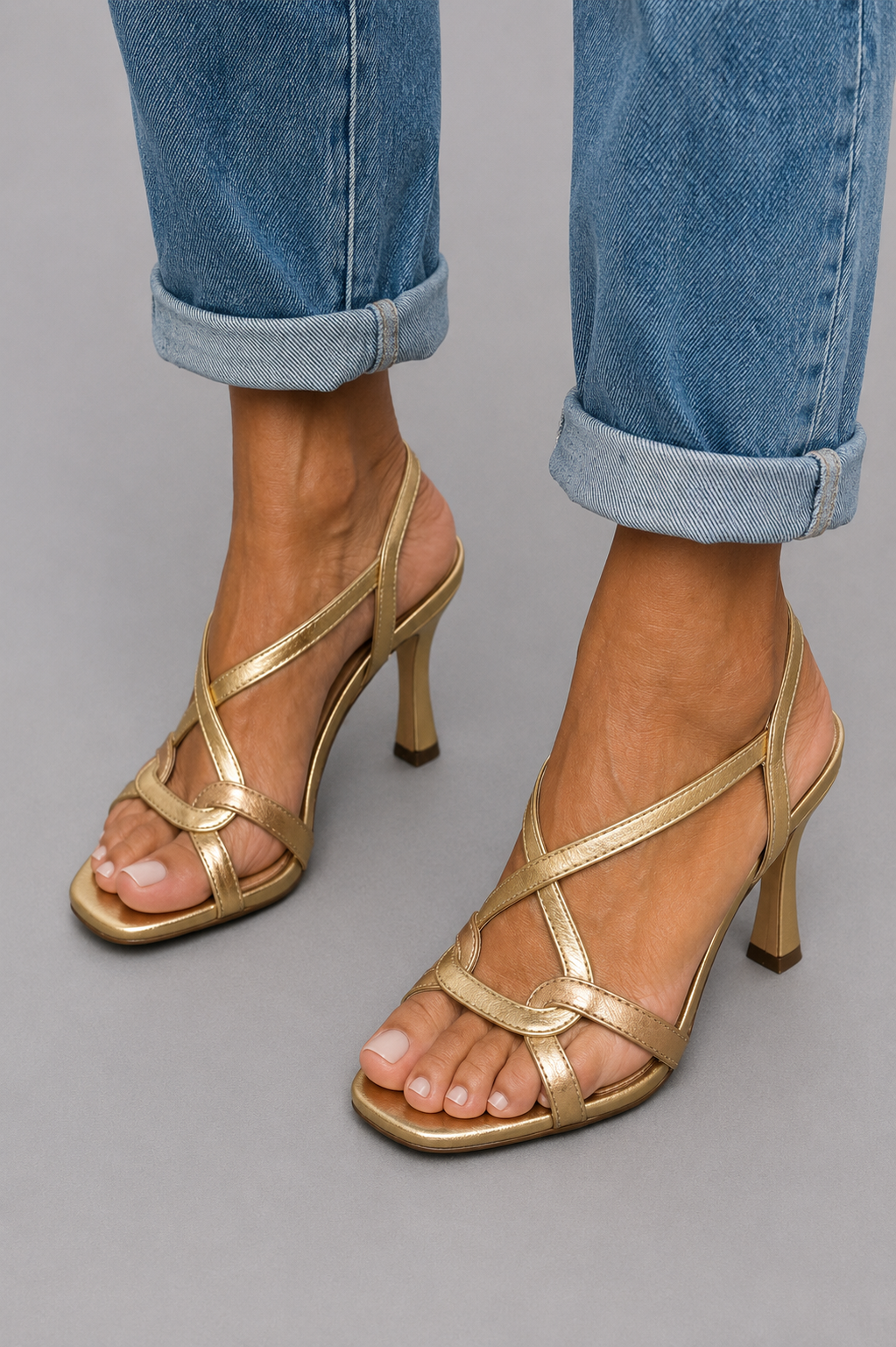 Alma | Sandalias de Tacón con Tiras Doradas