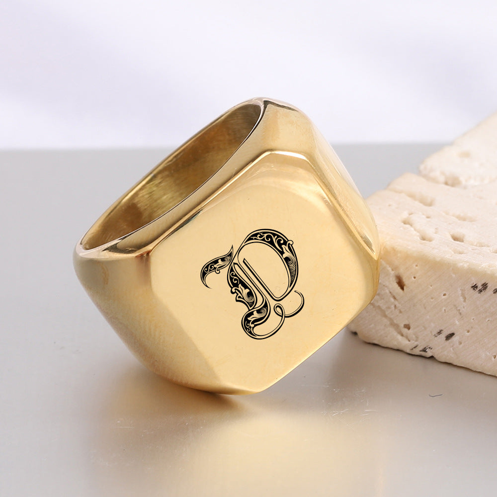 Anillo Clásico con Inicial Noble Oro