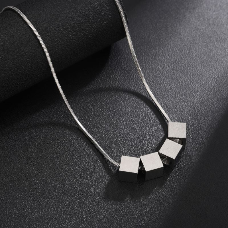 Collar Cube Line Zaylen Oro Blanco