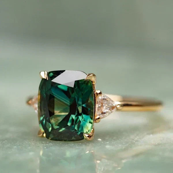 Anillo Oro con Piedra de Inspiración Vintage
