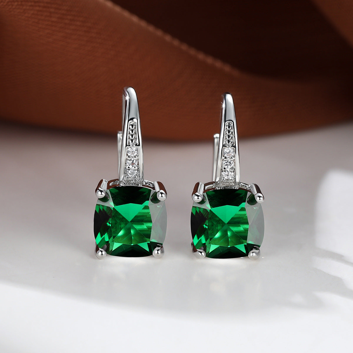 Pendientes Aro con Piedra Oro Blanco