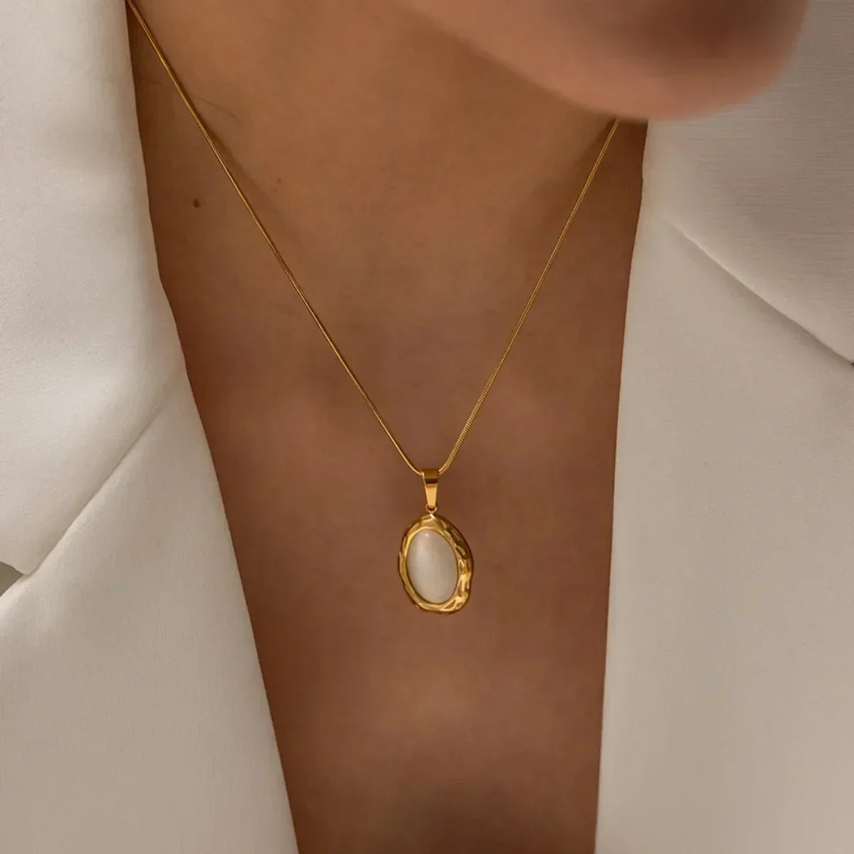 Collar Oro con Ópalo Ojo de Gato Oval