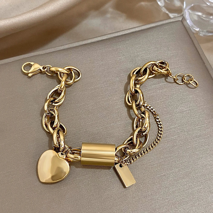 Pulsera Gruesa Corazón en Oro
