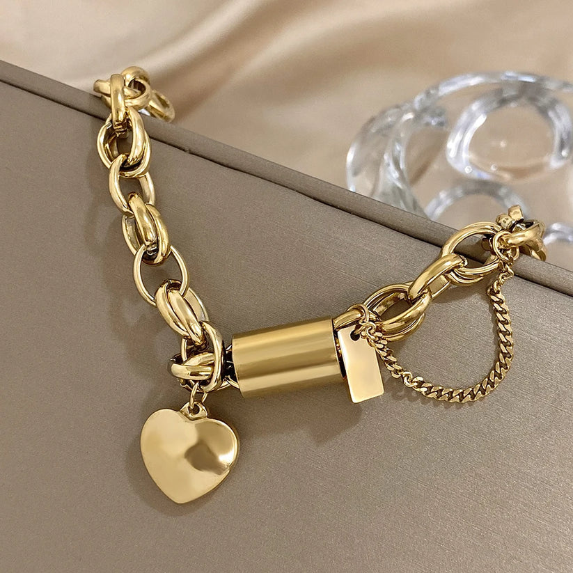 Pulsera Gruesa Corazón en Oro