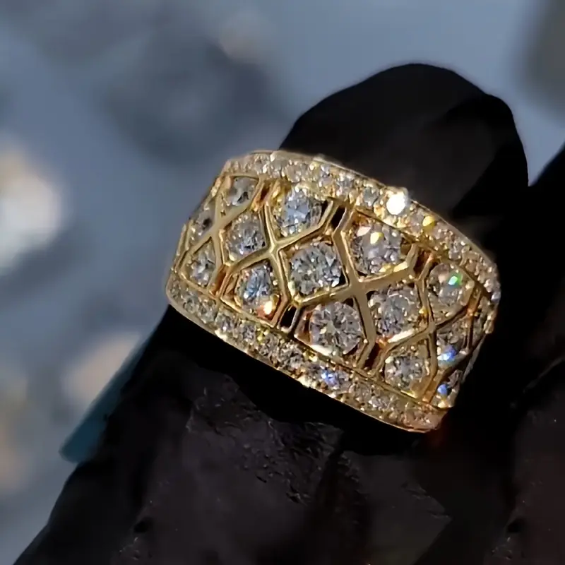 Anillo Dorado Radiante