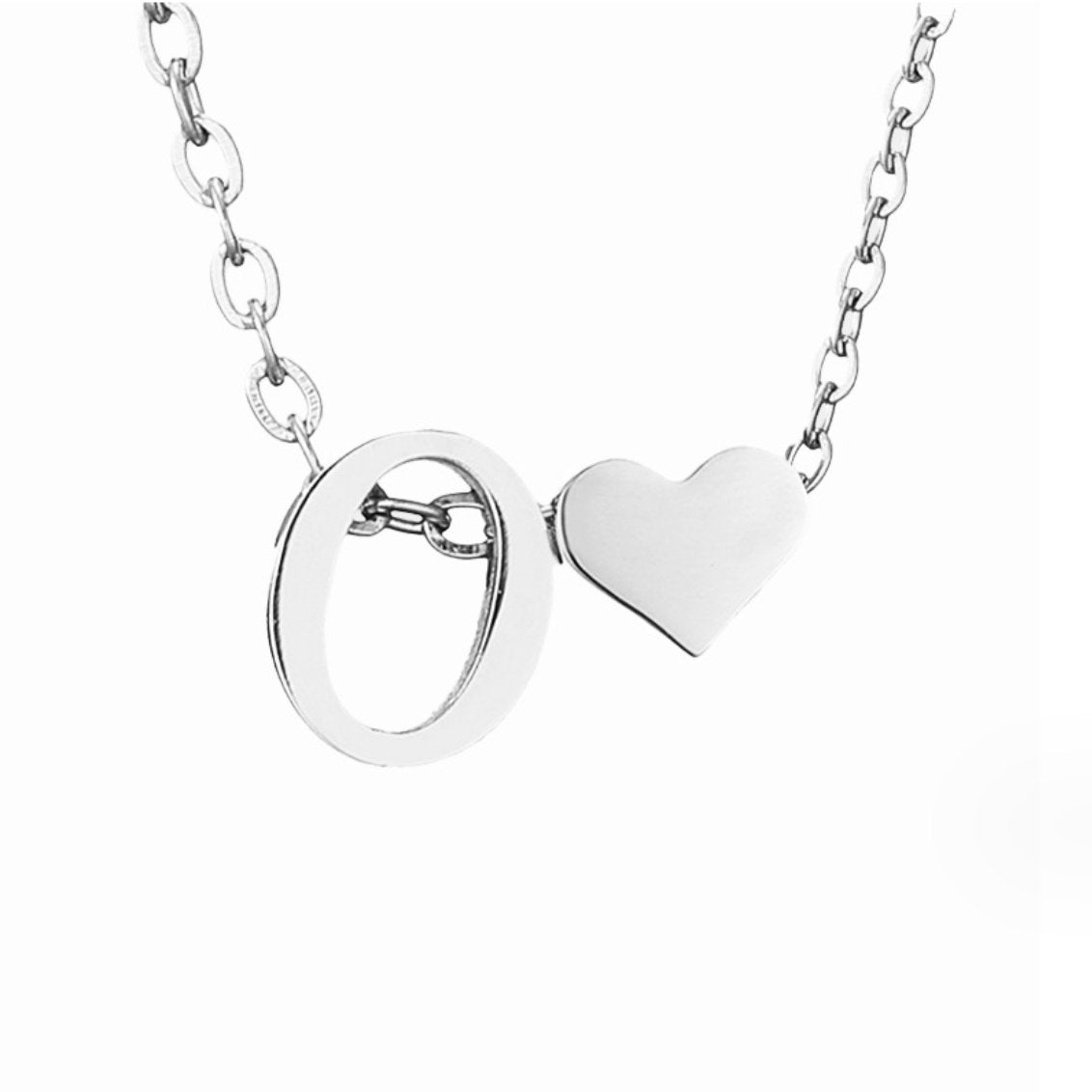Collar Inicial Atemporal con Corazón