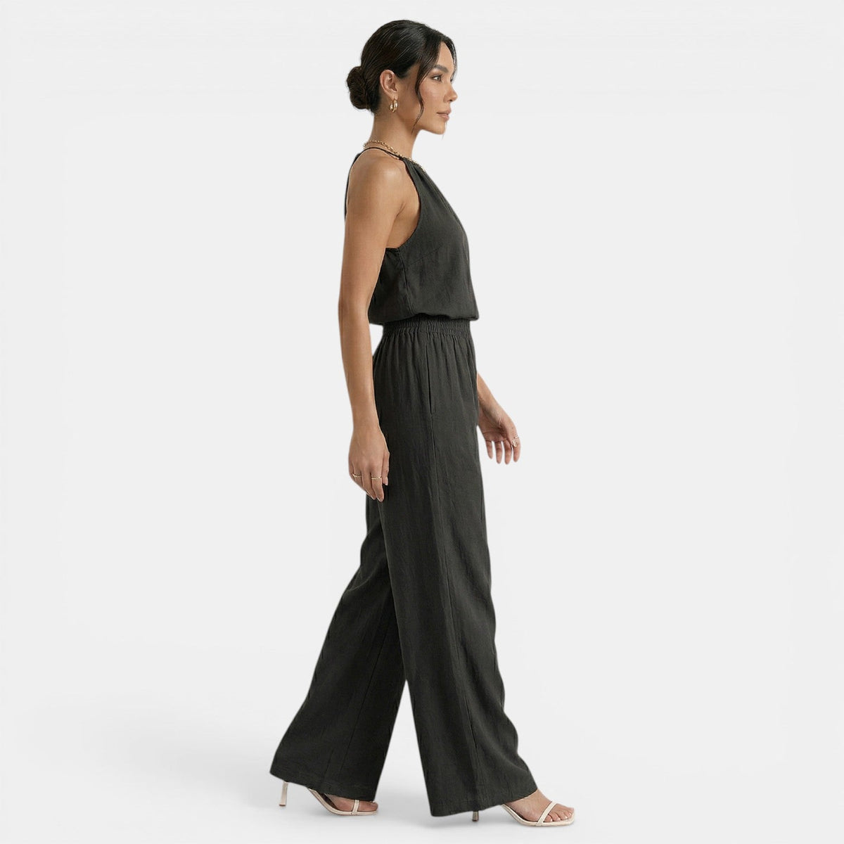 Conjunto Mujer Halter Calado de Lino y Pantalón Ancho