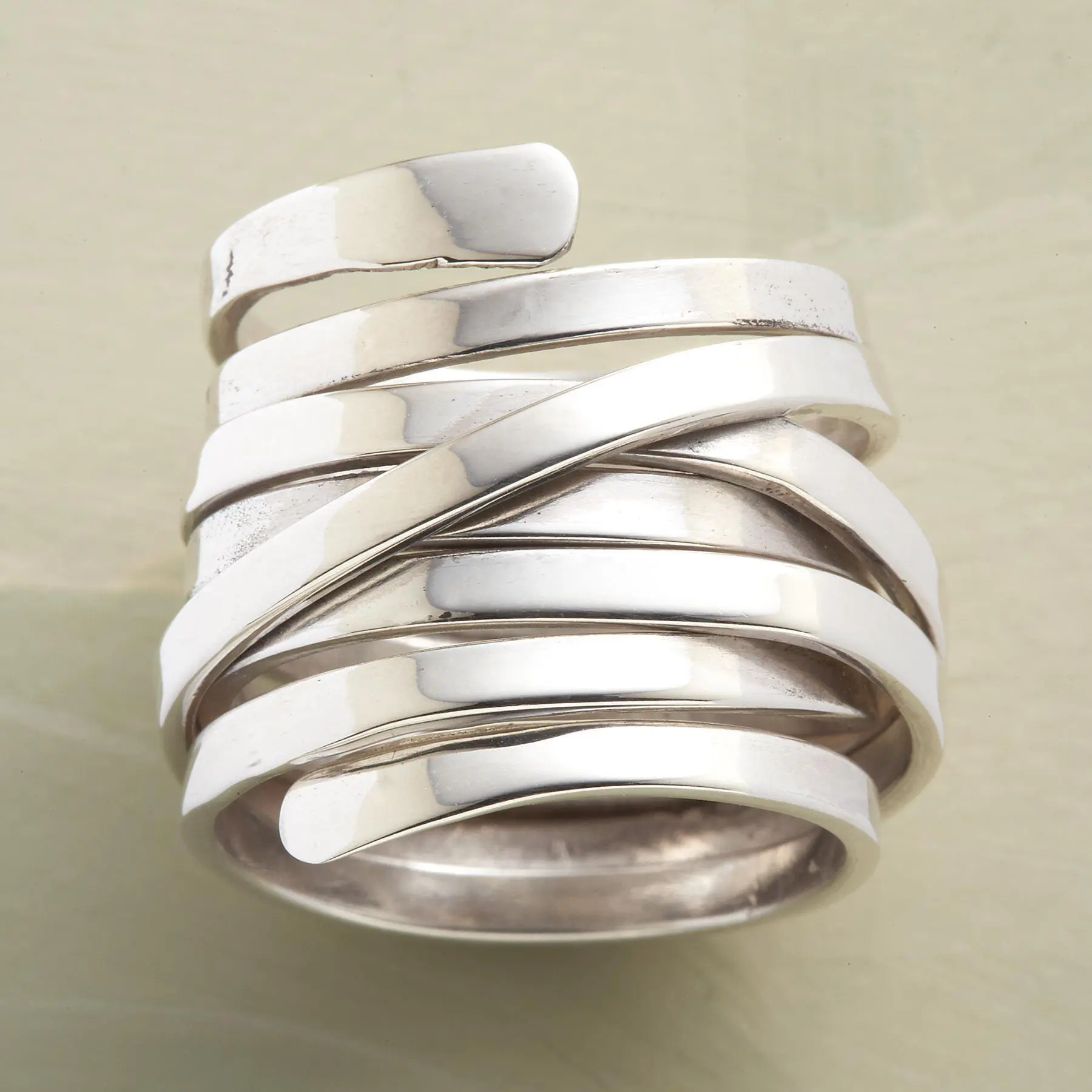 Anillo Vintage Elegante en Plata