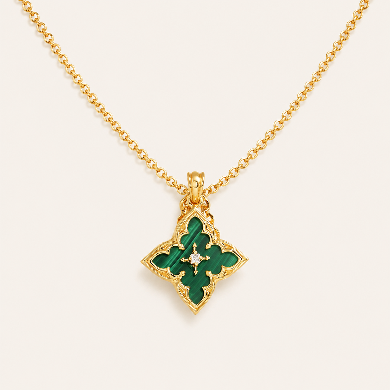 Collar Colgante Trébol Esmeralda Oro