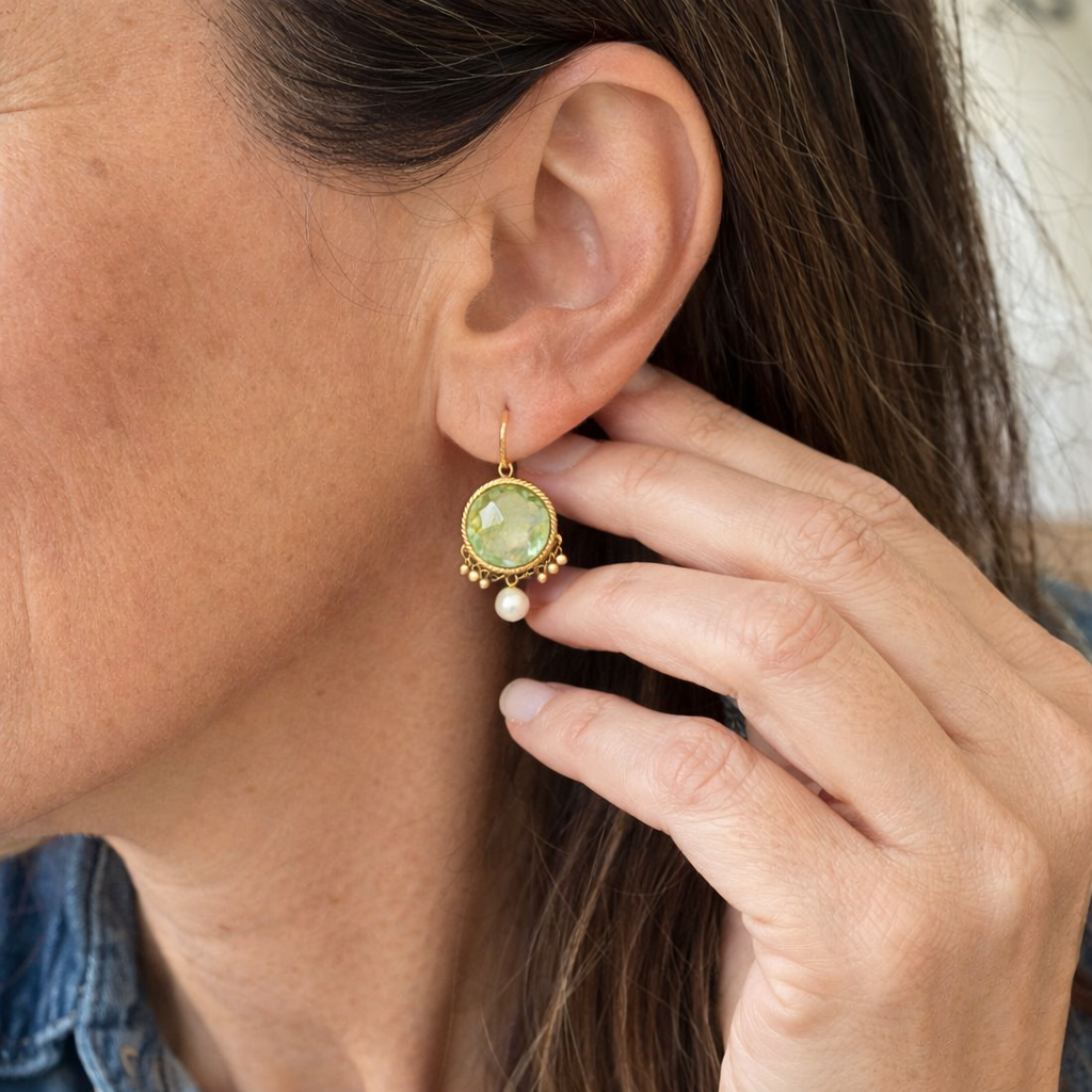 Pendientes Perla y Piedra Verde Redondeados Antiguos