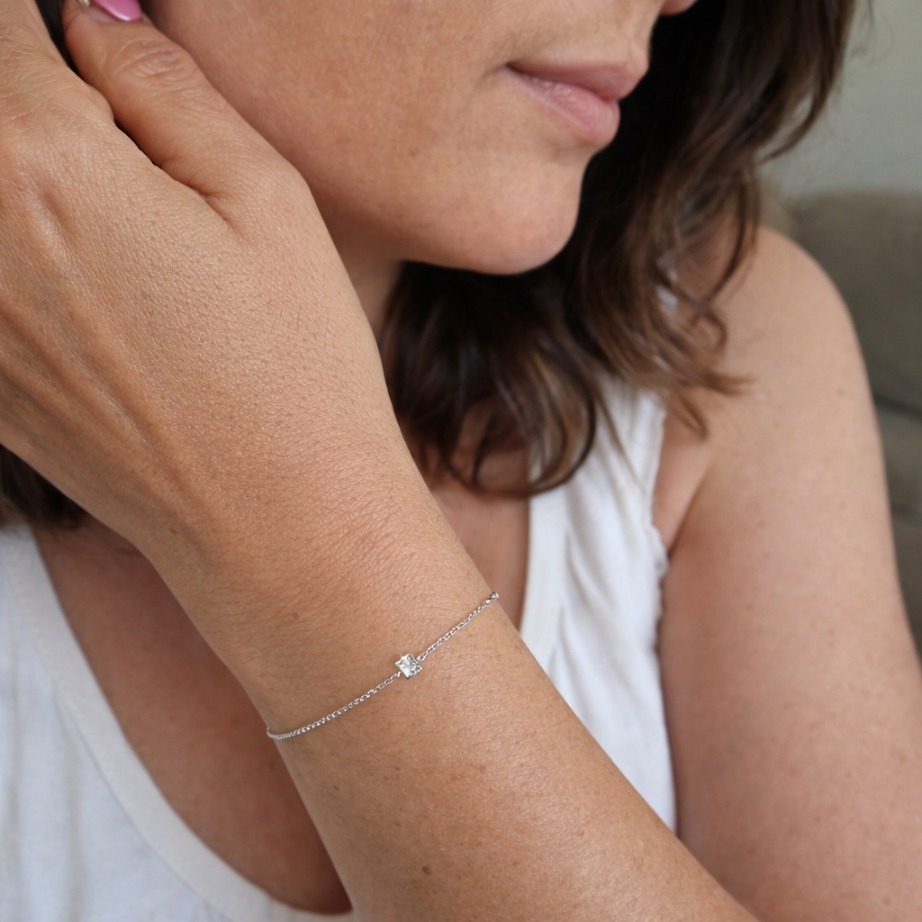 Pulsera Clea con Piedra Oro Blanco