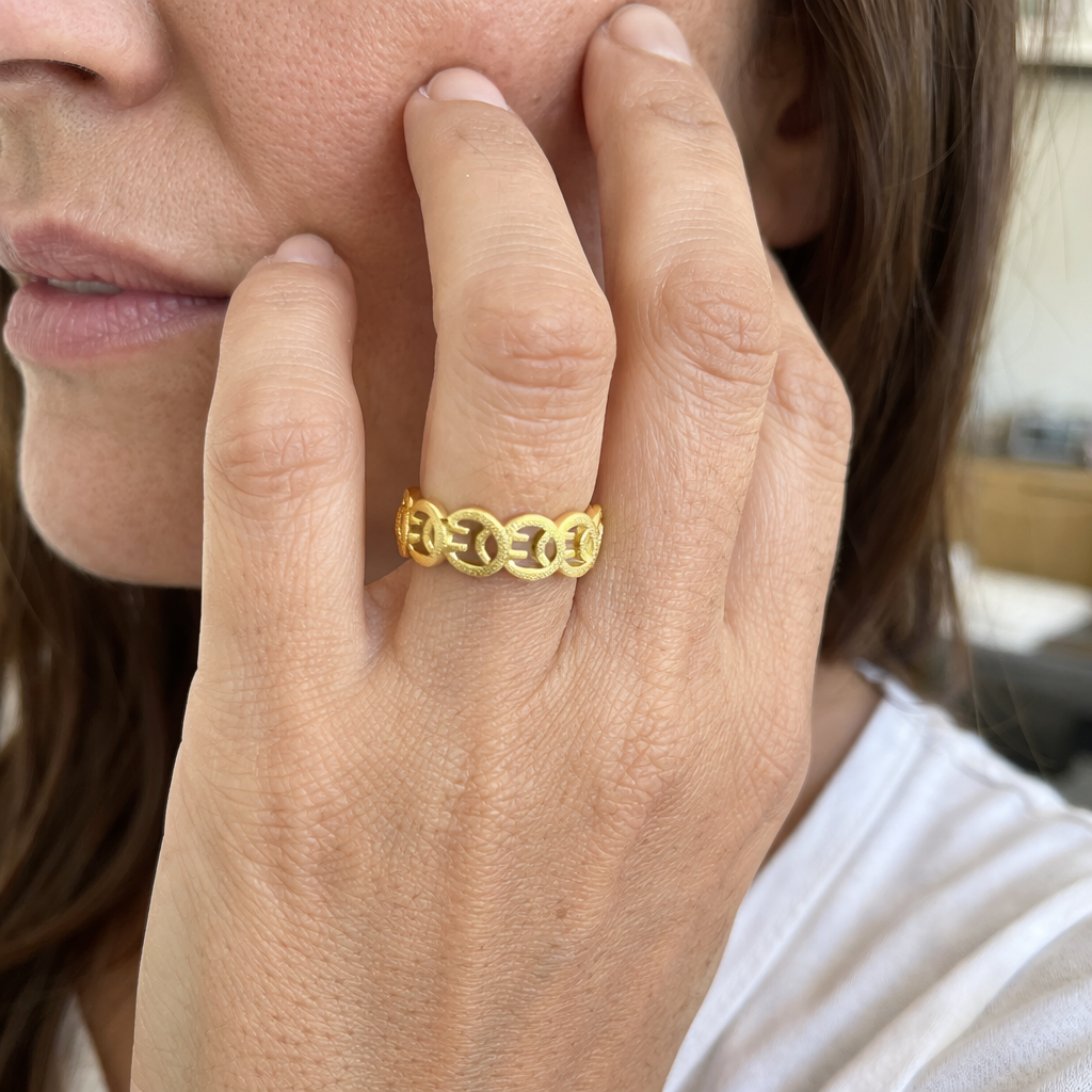 Anillo Ella Motivo Clásico Oro