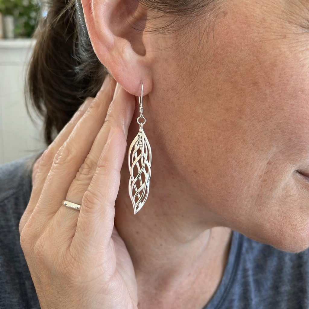 Pendientes Solenne Onda Trenzada Oro Blanco