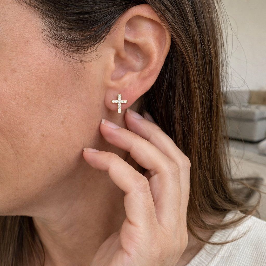 Pendientes Stud Cruz con Pavé