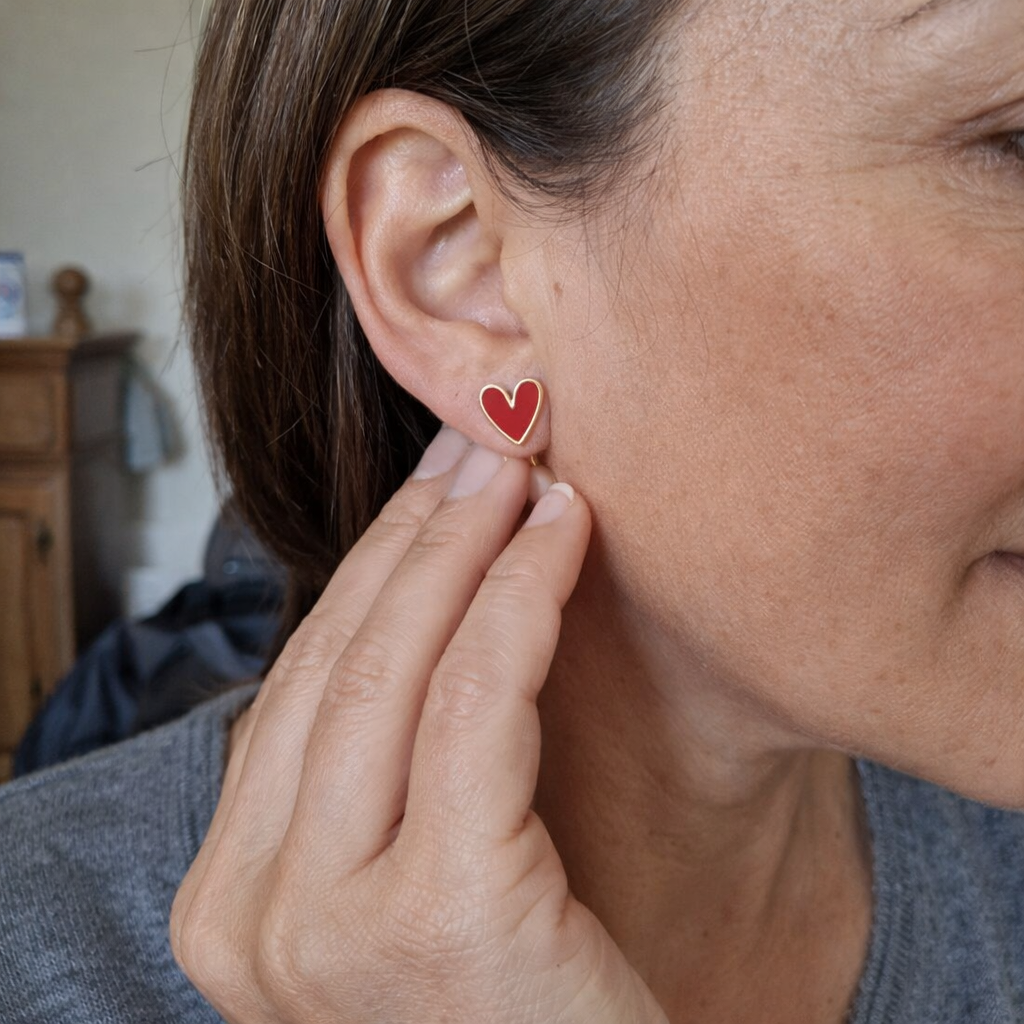 Pendientes Dorados Corazón Rojo Antiguo