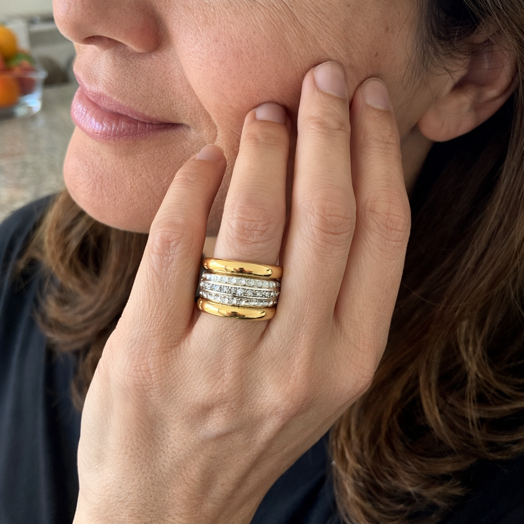 Anillo Amarillo Grueso en Capas Atemporal
