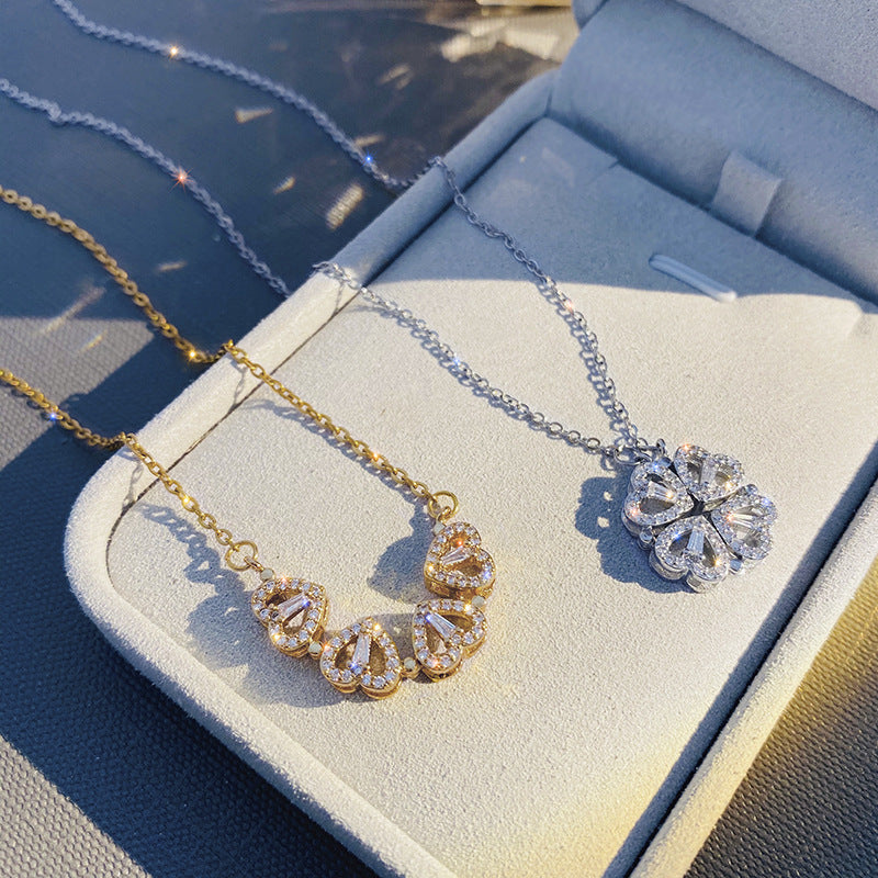 Collana a quadrifoglio con cuore pieghevole magnetico