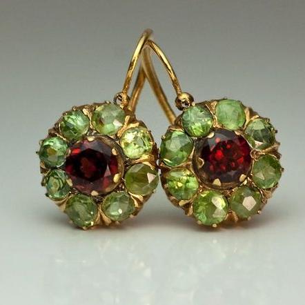 Pendientes Redondos Cristales Verde y Rojo