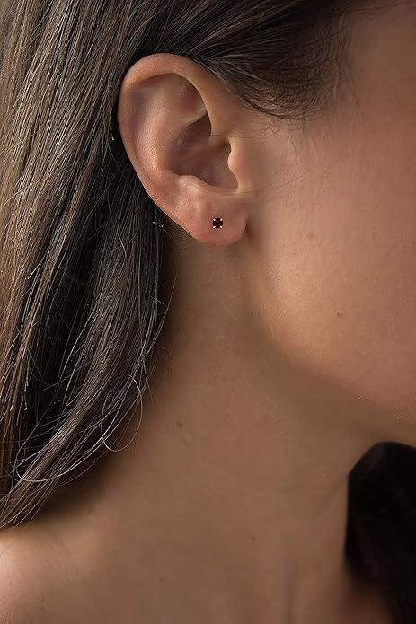 Pendientes Stud Redondos Rubí