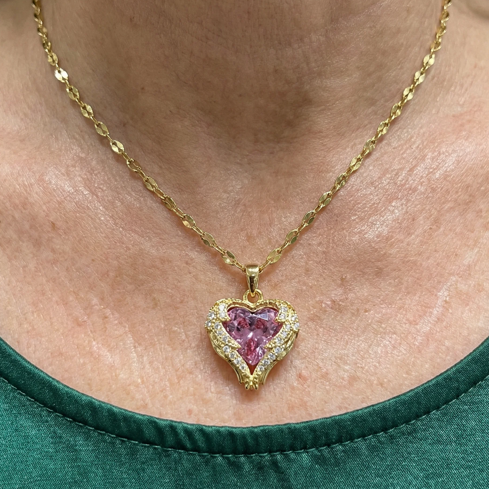 Collar Corazón Rosa Abrazo de Ángel