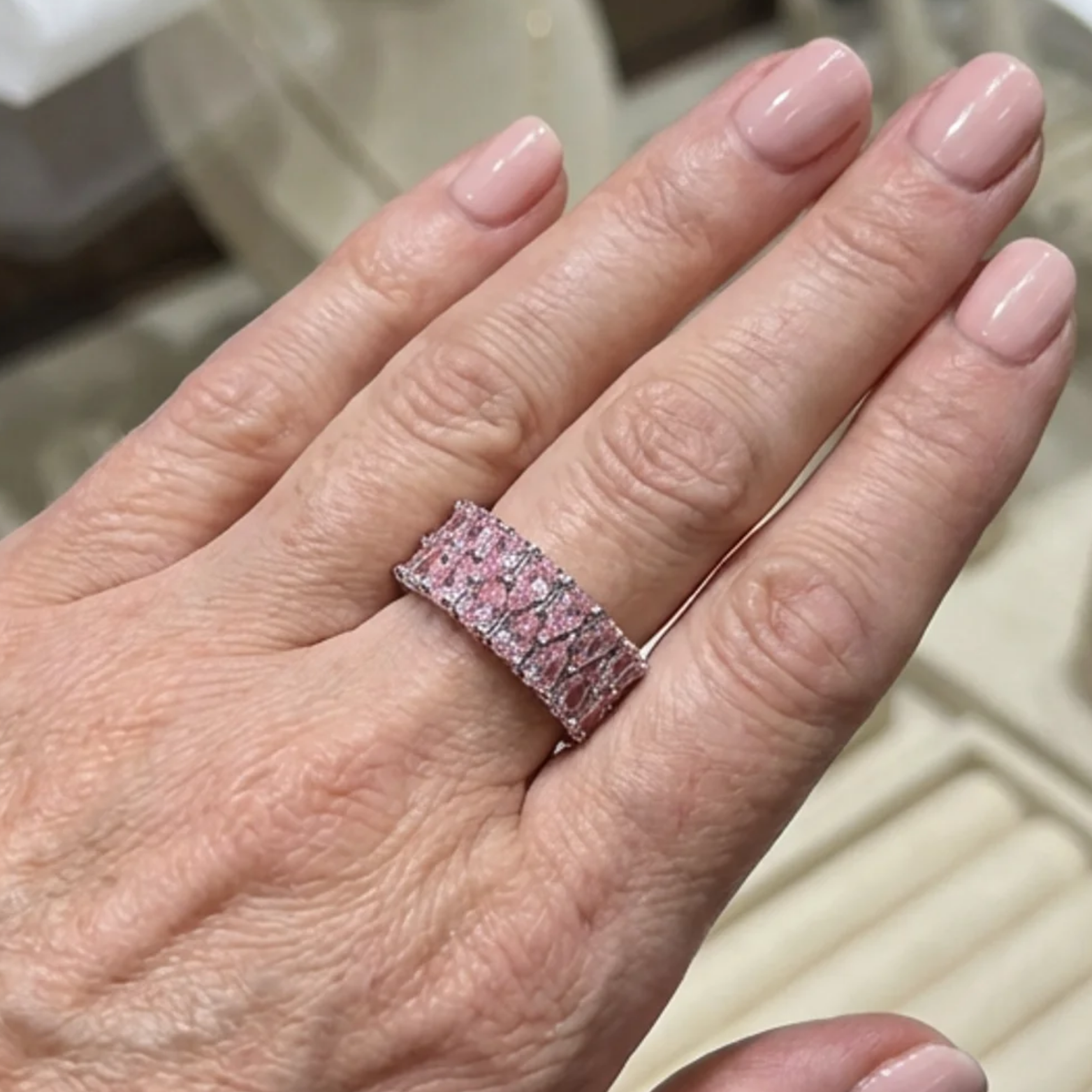 Anillo Eternidad Rosa Suave Cascada