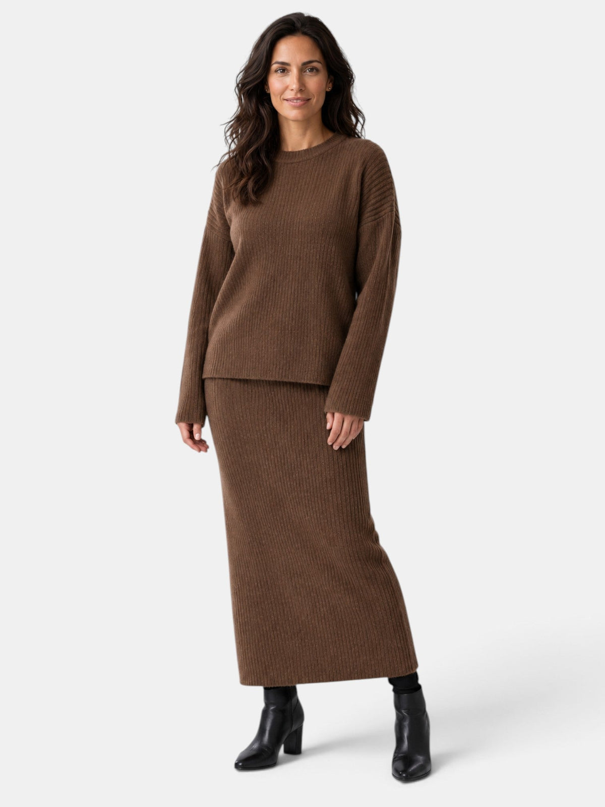 Conjunto Mujer Suéter y Falda