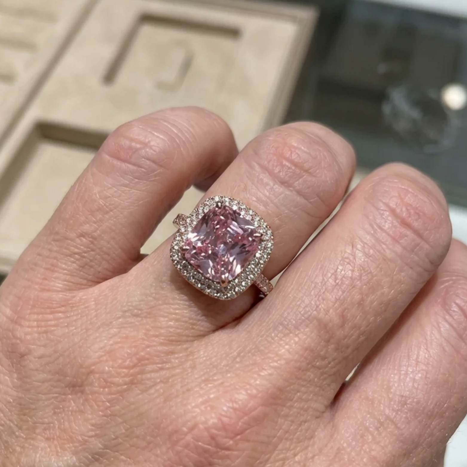 Anillo Zafiro Rosa Talla Cojín