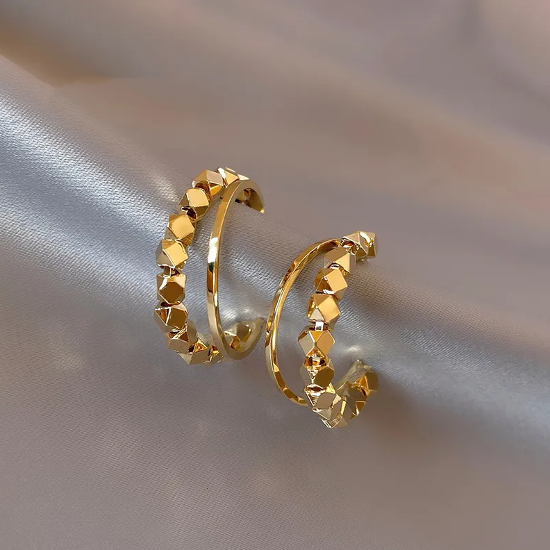 Pendientes Elegantes Chapados Oro con Cúbico