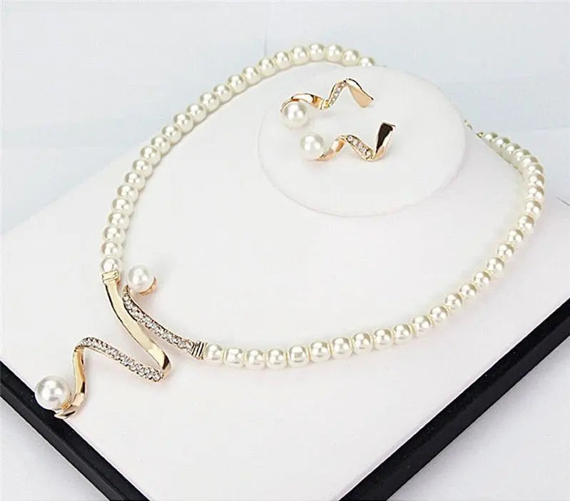 Set Collar y Pendientes Perlas Naturales
