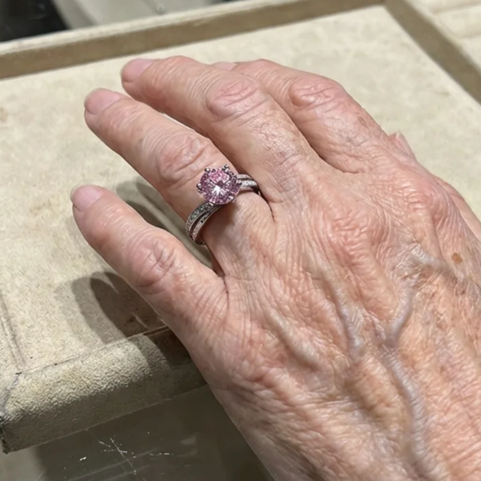 Anillo Claro de Luna Contorno Rosa
