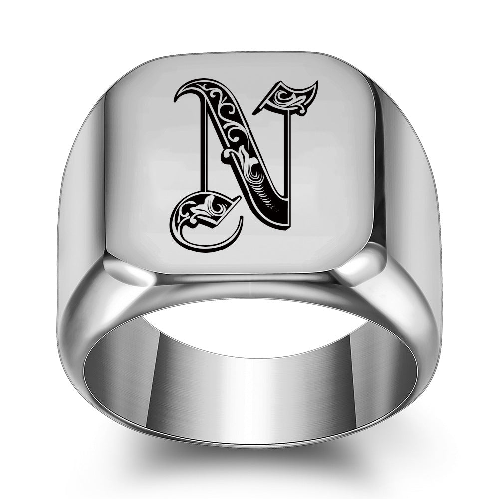 Anillo Clásico con Inicial Noble Oro Blanco