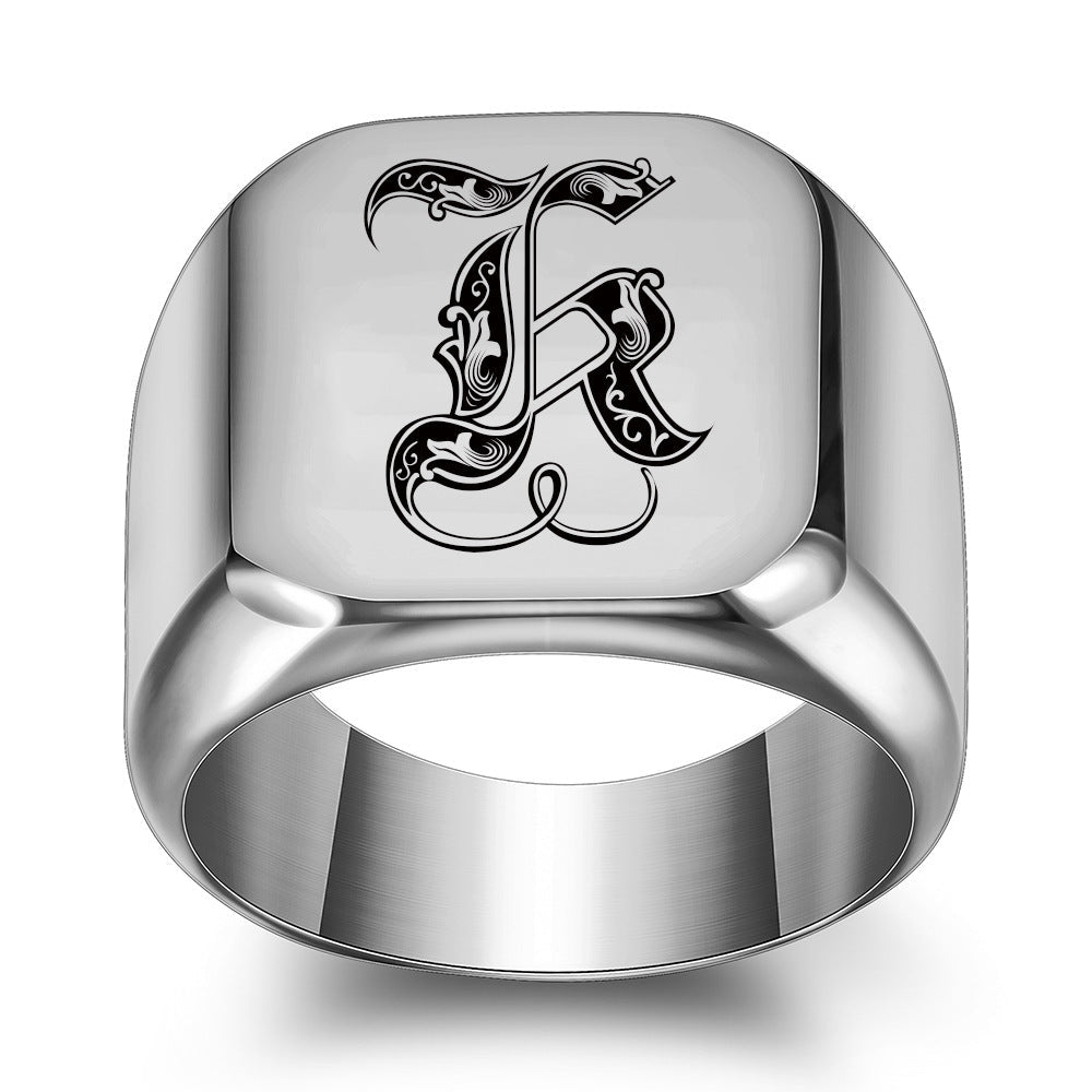 Anillo Clásico con Inicial Noble Oro Blanco