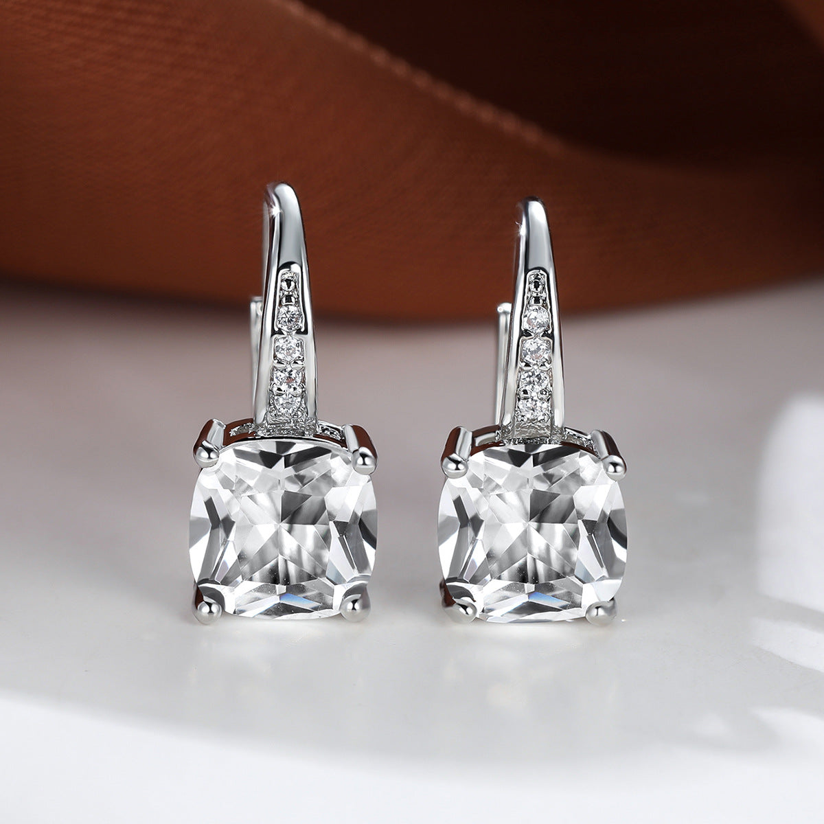 Pendientes Aro con Piedra Oro Blanco