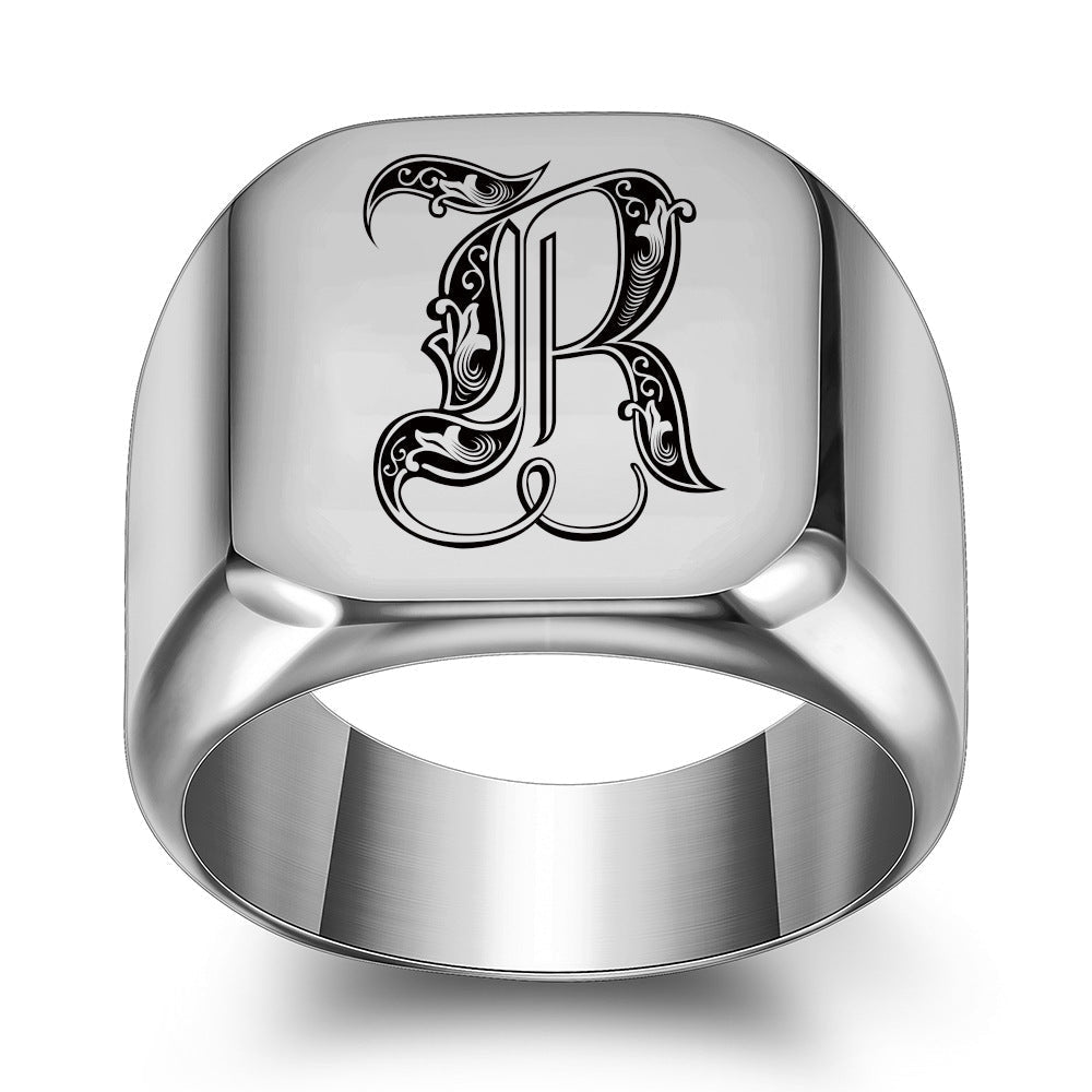 Anillo Clásico con Inicial Noble Oro Blanco