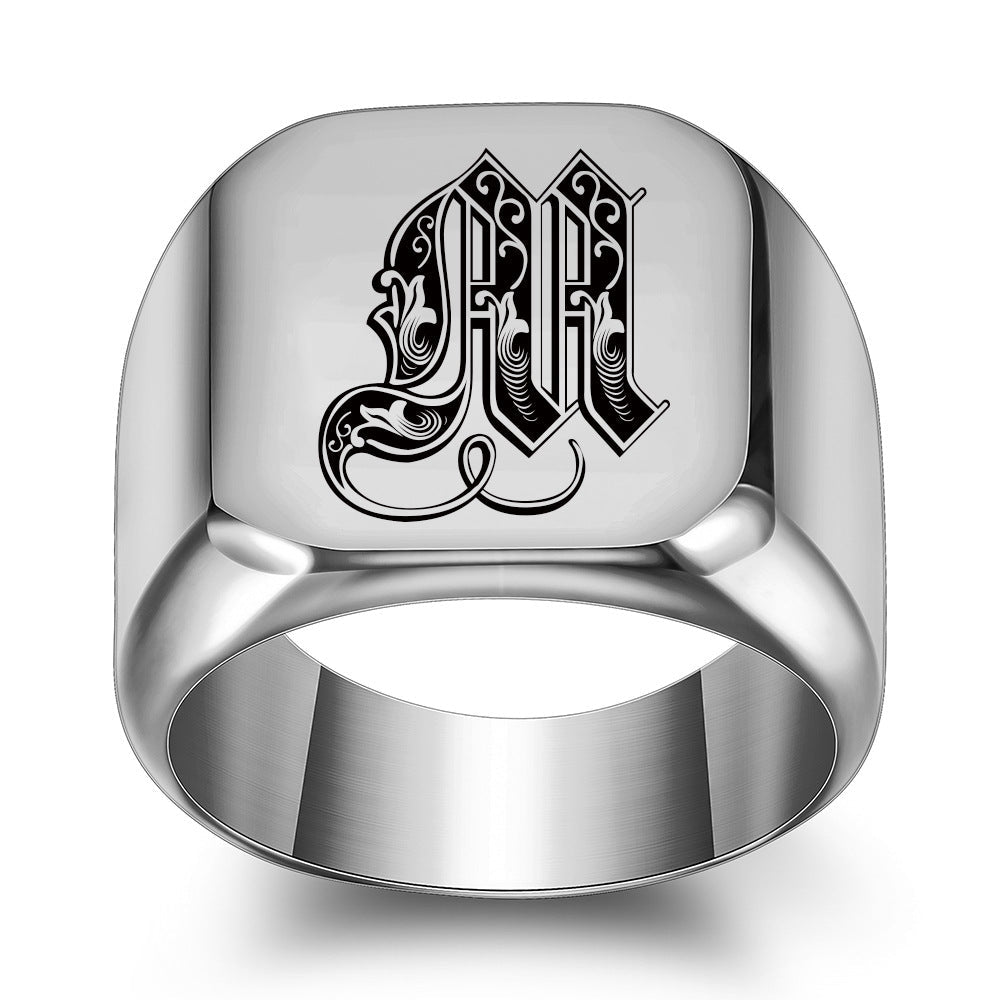 Anillo Clásico con Inicial Noble Oro Blanco