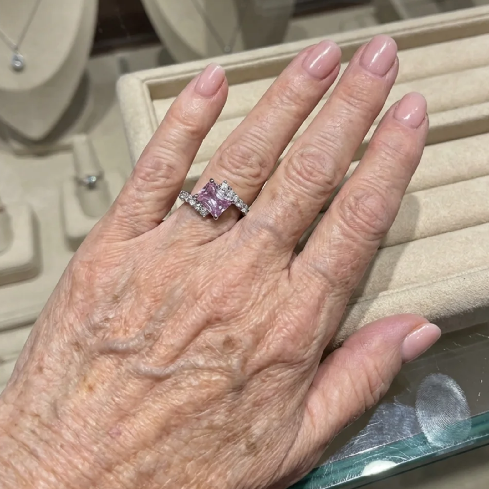 Anillo Cúspide Zafiro Rosa