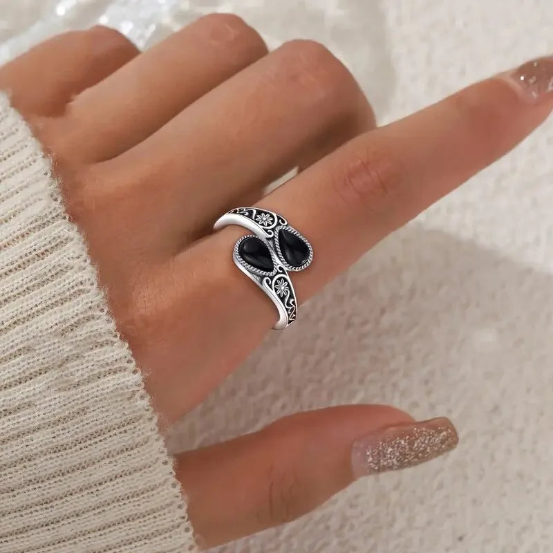 Anillo Elegante Flor de Piedra de Luna