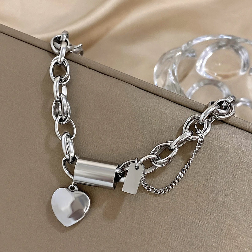 Pulsera Gruesa Corazón en Oro