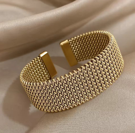 Pulsera Elegante Malla Trenzada Abierta