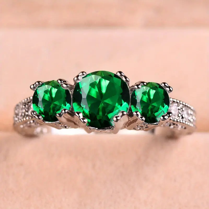 Anillo Eterno con Piedras Esmeralda
