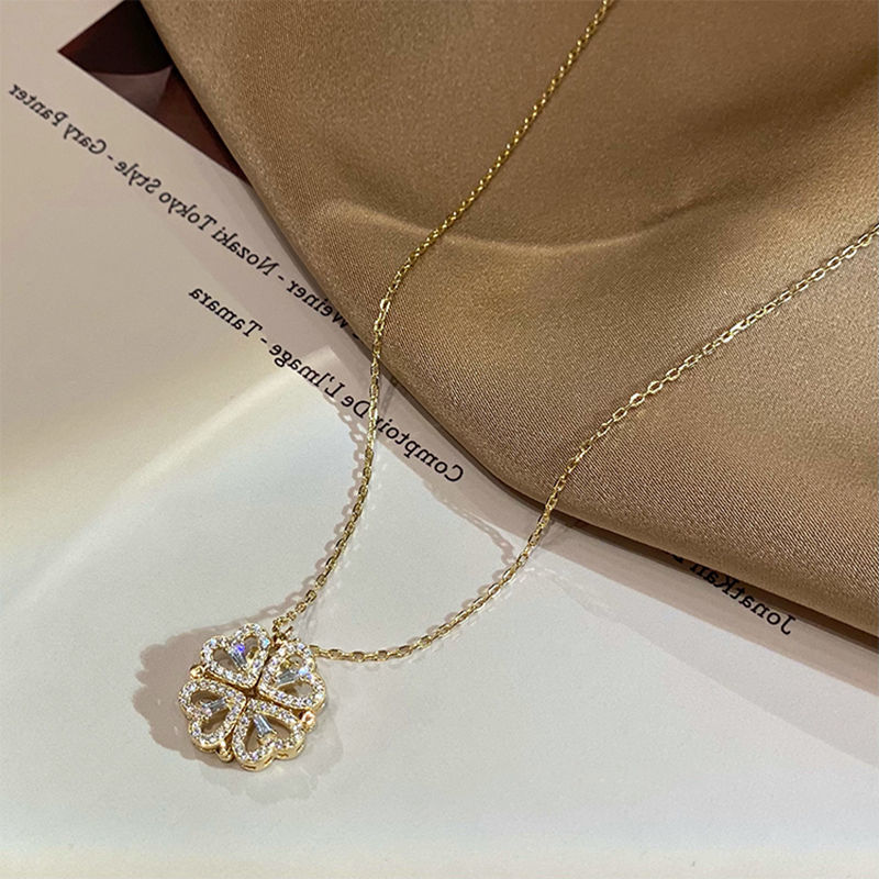 Collana a quadrifoglio con cuore pieghevole magnetico