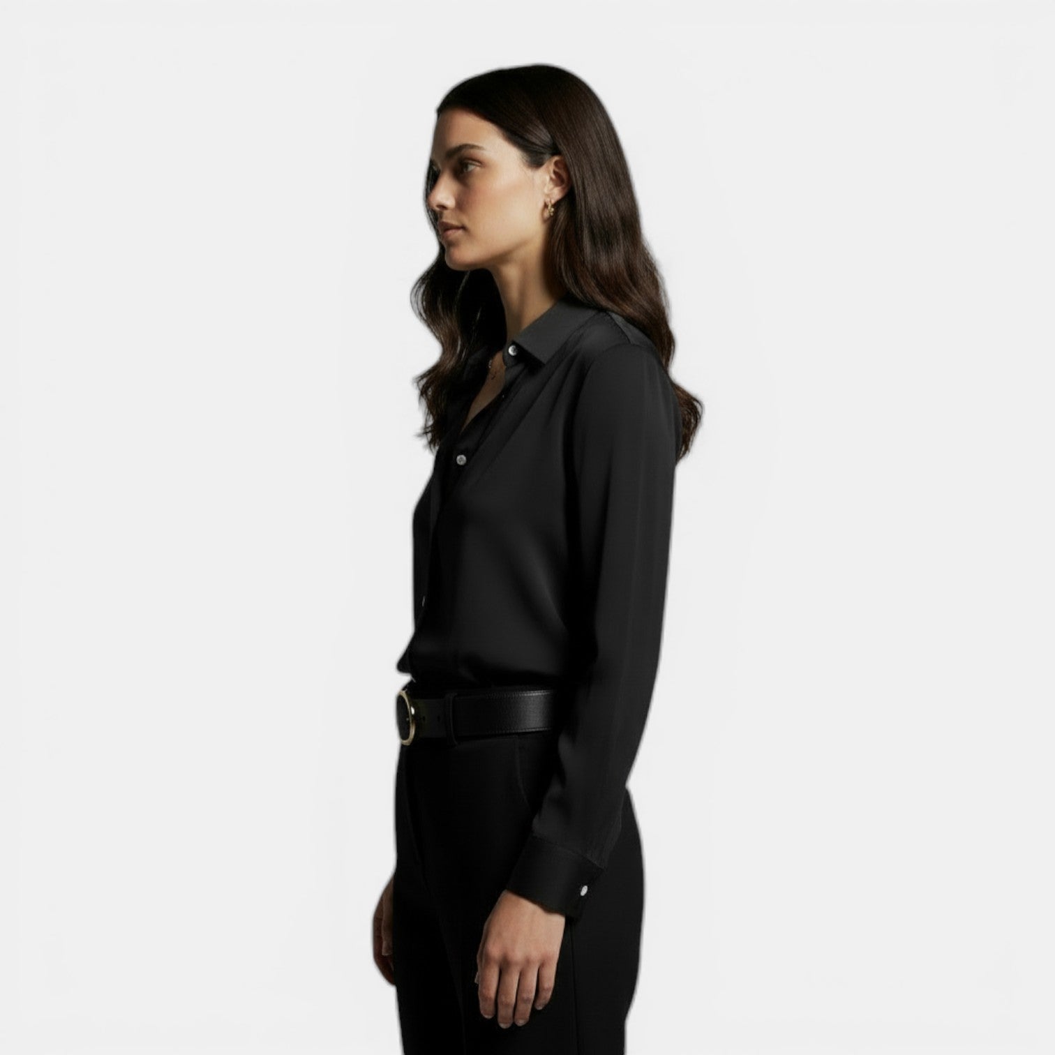 Camicia da donna ampia con risvolto e bottoni a maniche lunghe