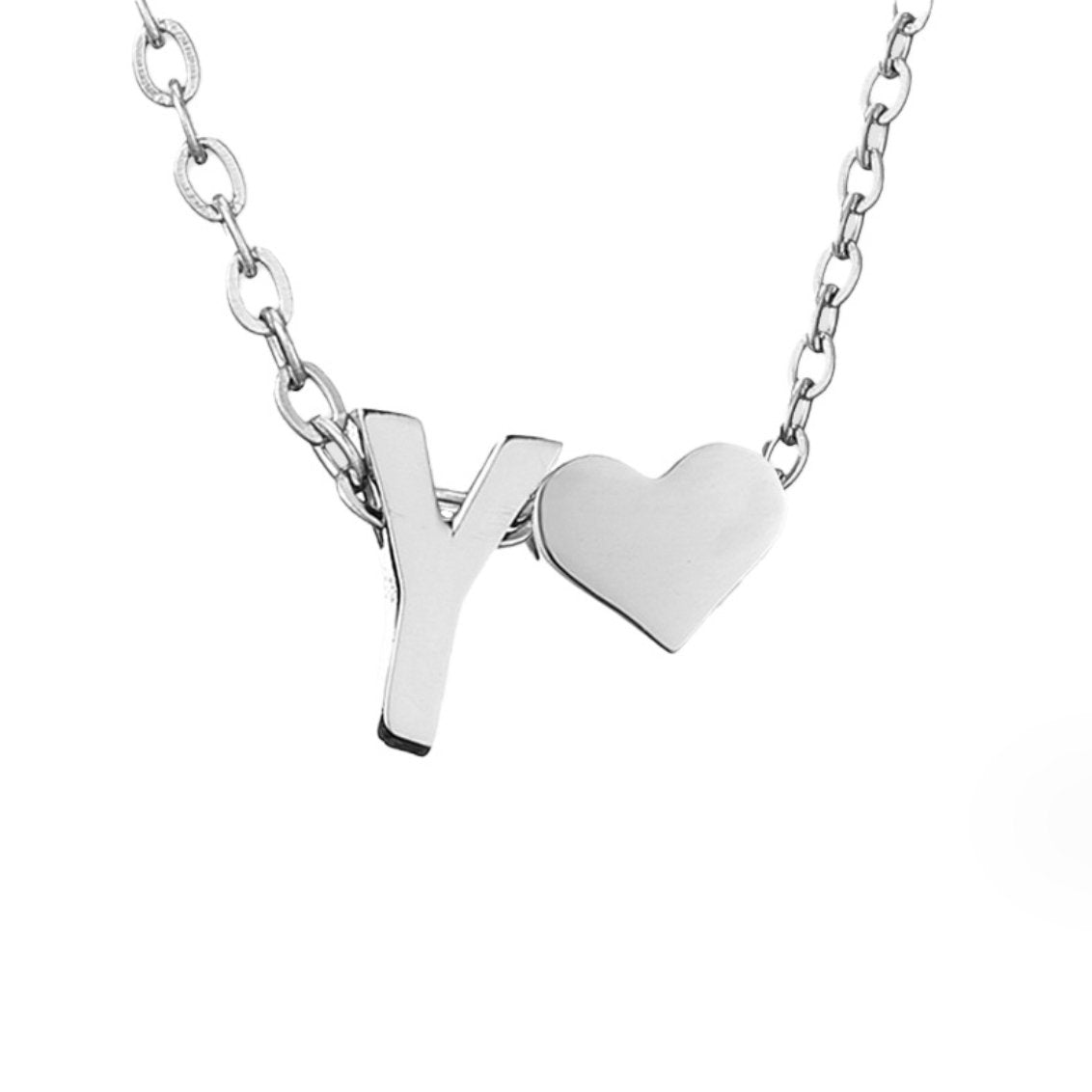 Collar Inicial Atemporal con Corazón