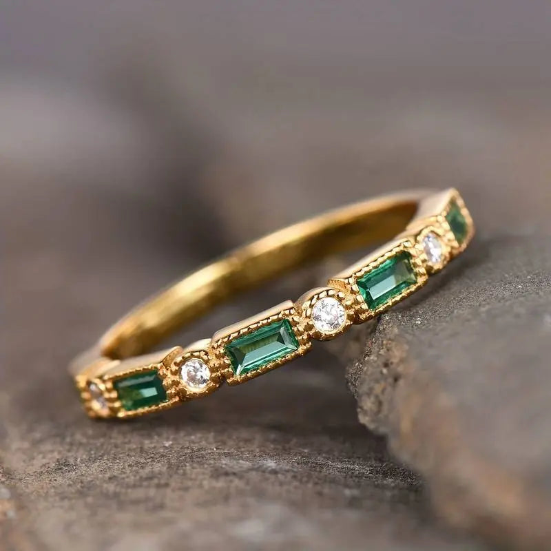 Anillo Vintage Oro con Circonio Verde