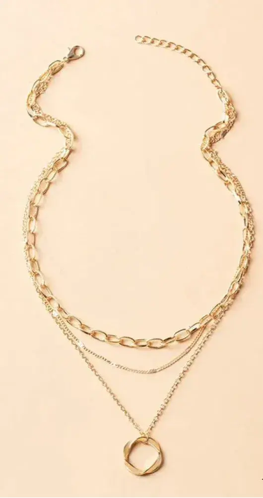 Collar Clásico Oro en Capas con Colgante